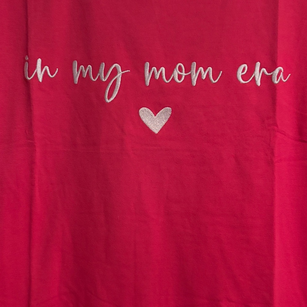 Pink Graphic T-Shirt - ‘in my mom era’